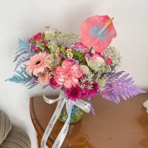 Vas fresh flower arrangement🌸